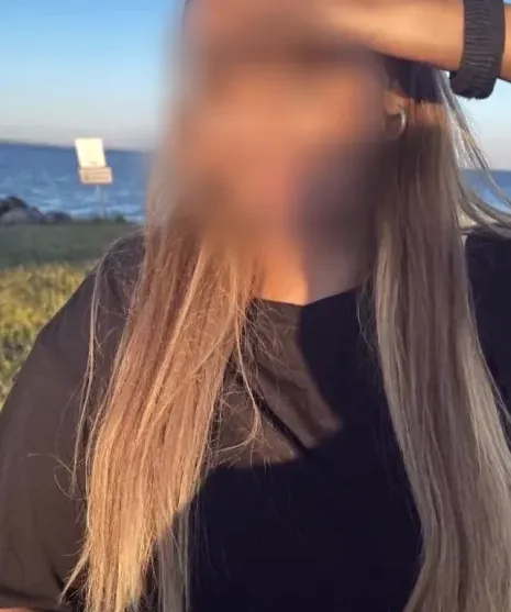 Denise, 20