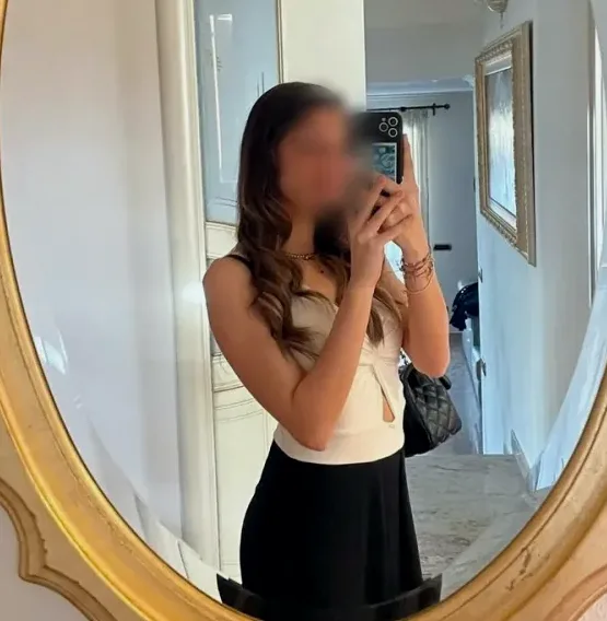Emilia, 19