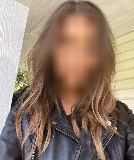 Emily, 32
