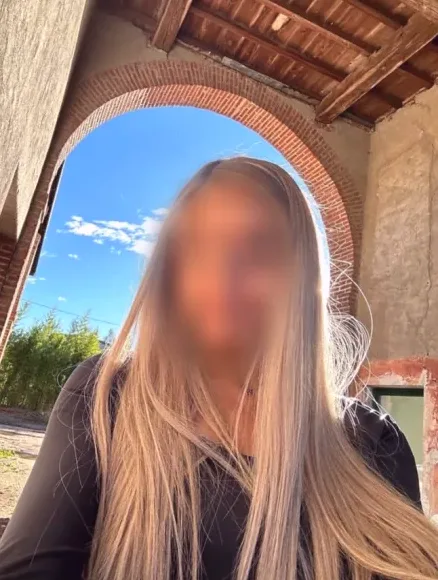 Helena, 28