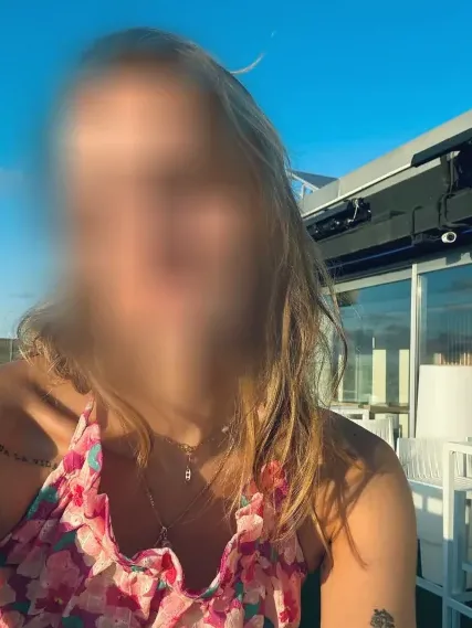 Lotta, 29