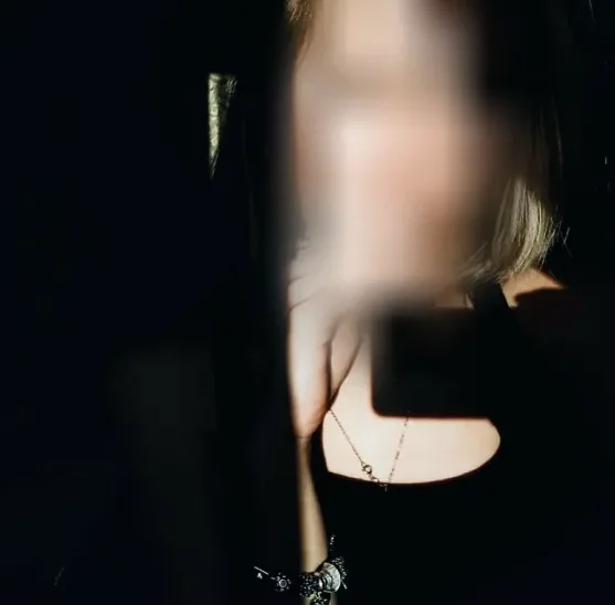 Melanie, 28