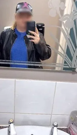 Nadine, 21