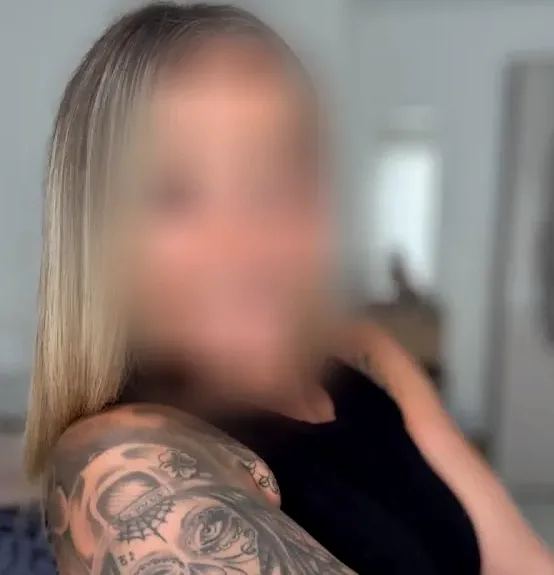 Sophie, 36
